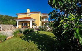 Villa Mirela